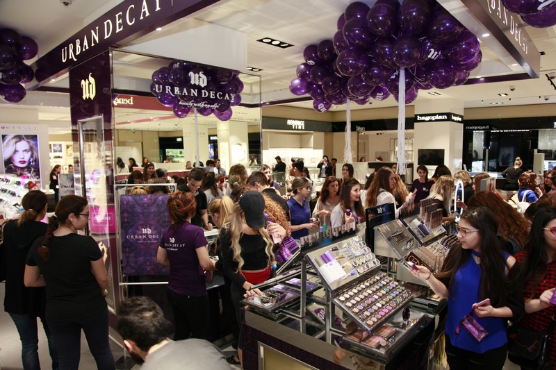 Urban Decay's Week-End With an Edge at ABC Achrafieh